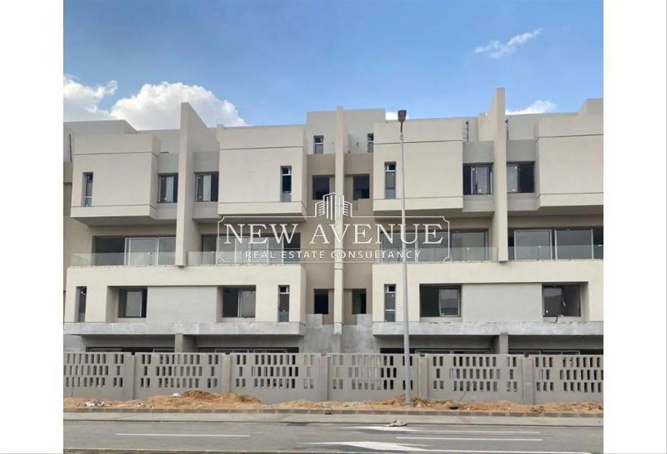 Sale in Al Burouj Compound: Villa for sale in front of El Shorouk