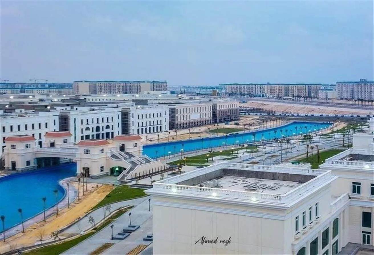 البيع في مازيرين: محل تجاري للبيع في ابراج العلمين امام فندق ريكسوس 