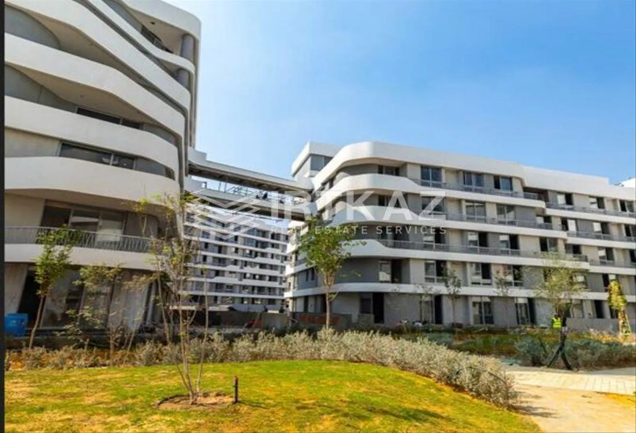 Sale in Bloomfields: Villa 210m inst-10y with snapshot price in mostqba