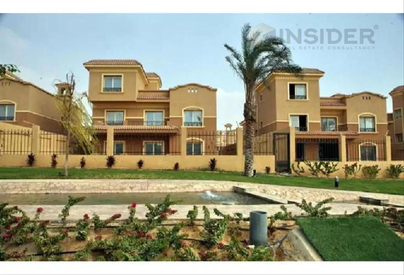 Sale in La Rosa: Townhouse for sale fully finished with ACS