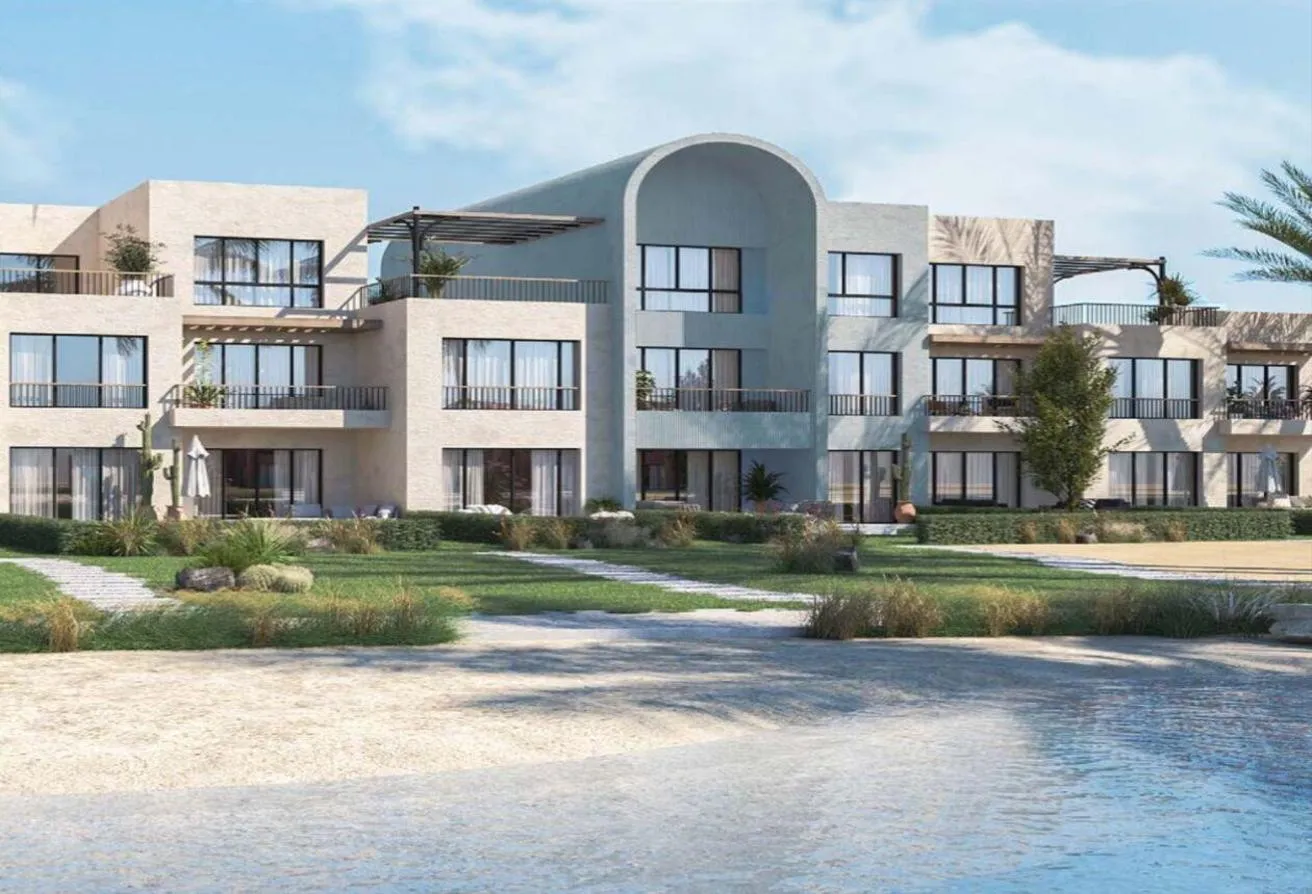 Sale in Kamaran: Townhouse overlooking lagoon &amp; landscape over 6 Y