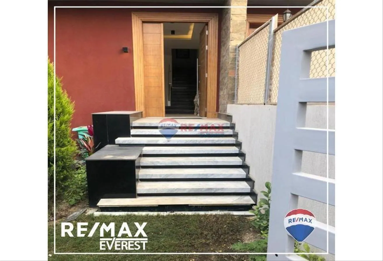 Rent in Al Reem Residence: Semi-furnished Townhouse in AL-Reem Residence