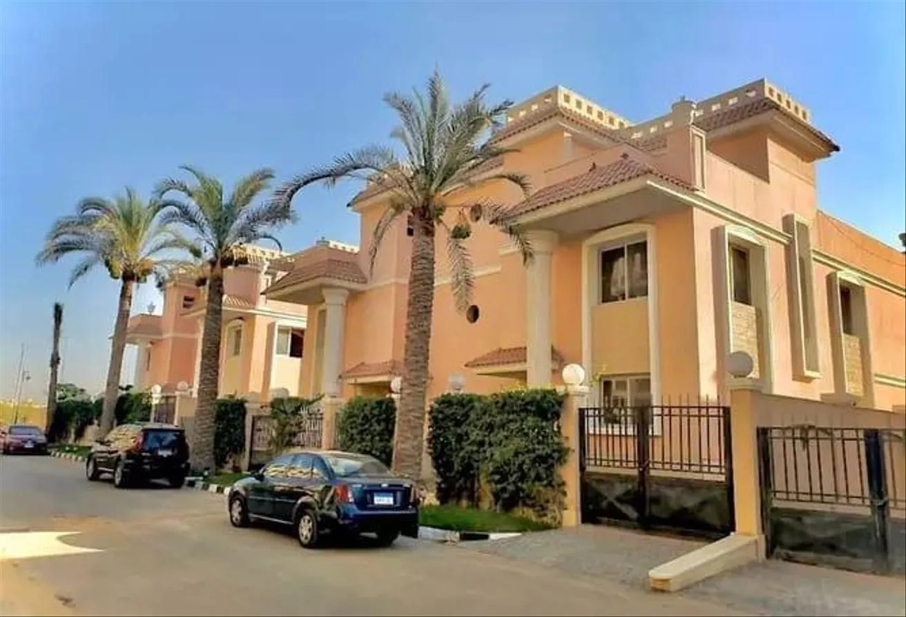 Sale in Cleopatra Palace: At low DP Receive now villa 291m with garden