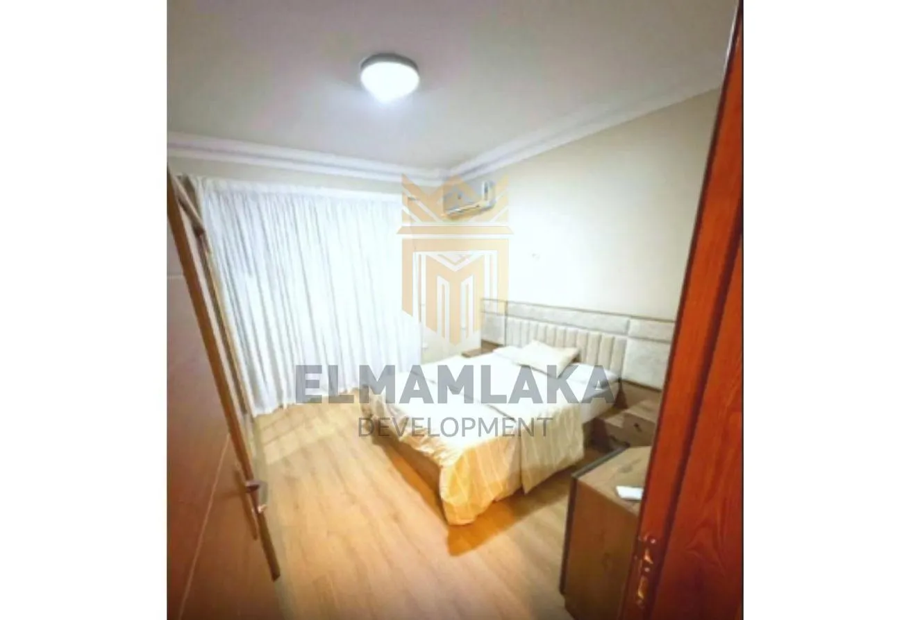 Sale in Casa: Duplex, for sale, kitchen &amp; Ac's, furnished      .