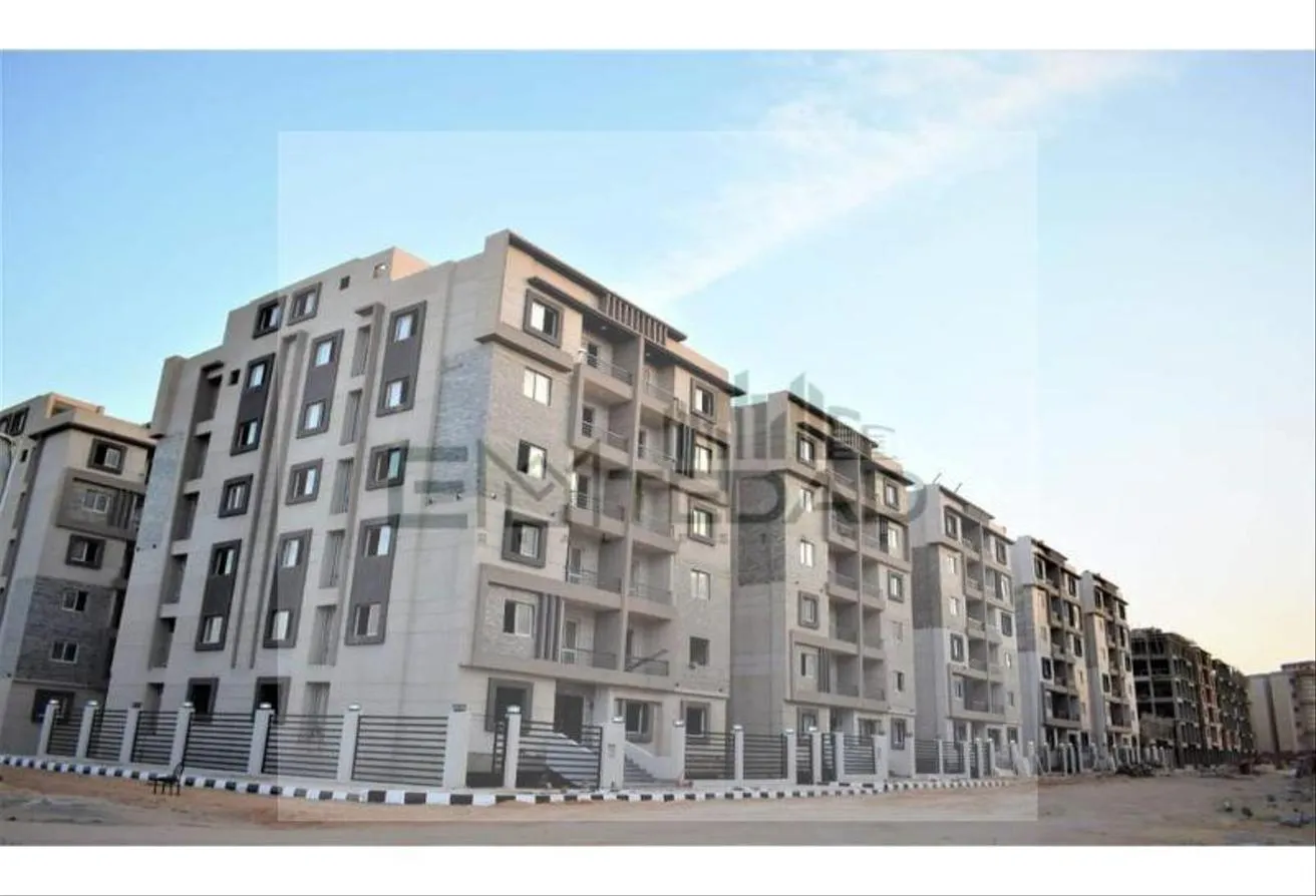 Sale in Hadayek October: Office for sale in the best mall in October Garden