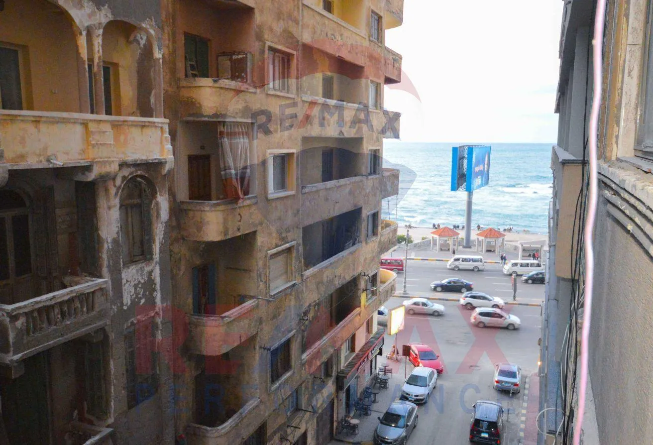 Rent in Cleopatra: Apartment (second number from the sea) Cleopatra