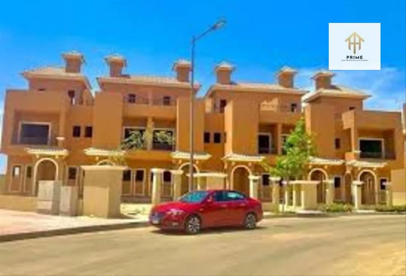 البيع في نيوم اكتوبر: تاون هاوس كورنر استلام فورى || 3 غرف || 3 حمام 