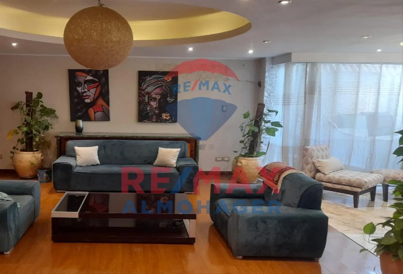 Sale in Zayed 2000: Standalone villa in Zayed - Ready to move