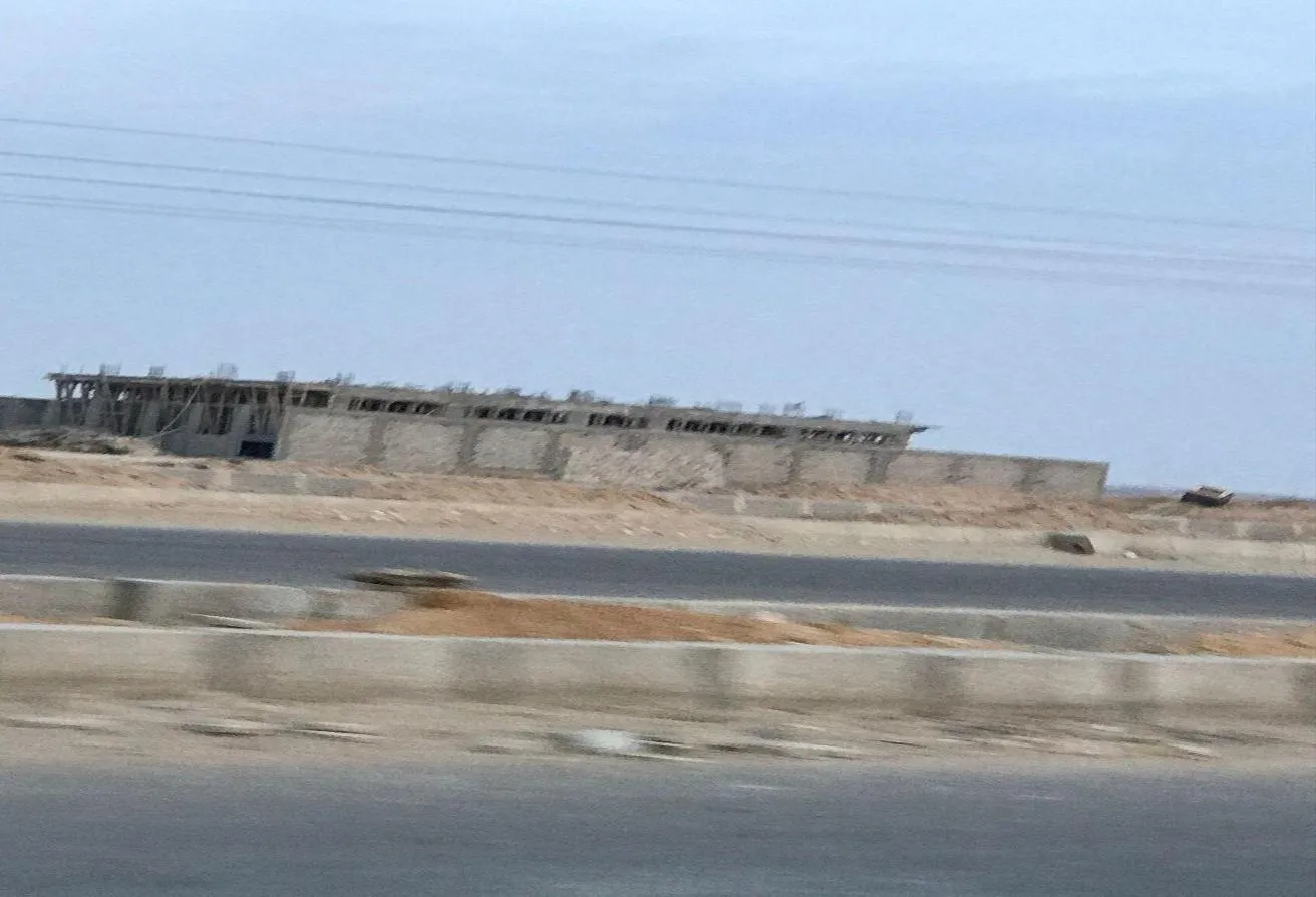Sale in New October City: محل للبيع أرضي متأجر 40 متر بمول القدس 800 فدان