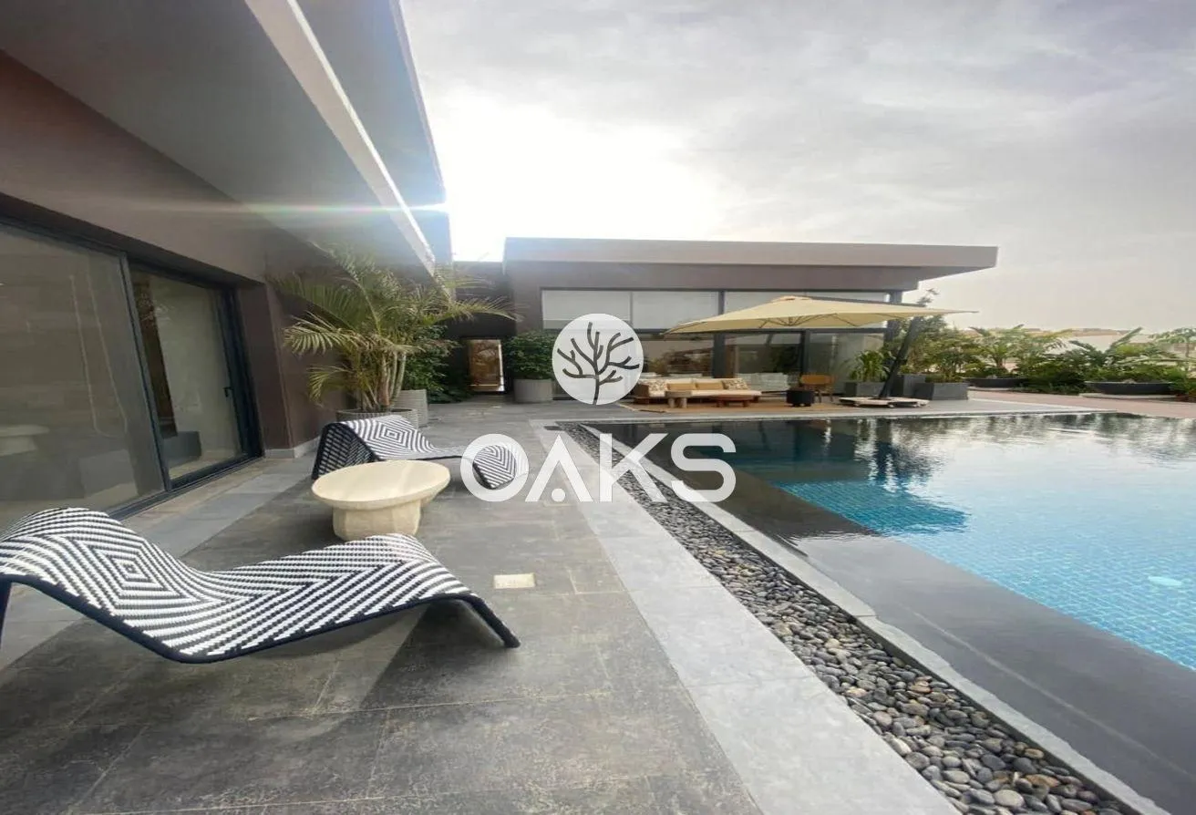 Sale in Swan Lake: Large standalone villa 862 m Swan Lake 6th of Octo