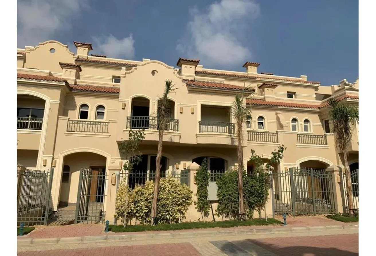 Sale in Al Patio 5: Twin House for Sale In Patio 5 East -El Shorouk  .