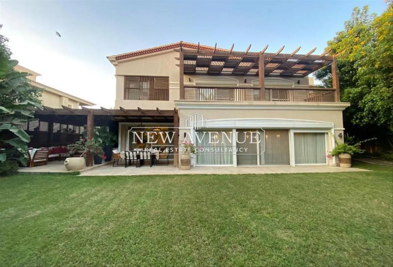 Rent in Dyar Compound: Townhouse for rent in Dyar Park, semi furnished