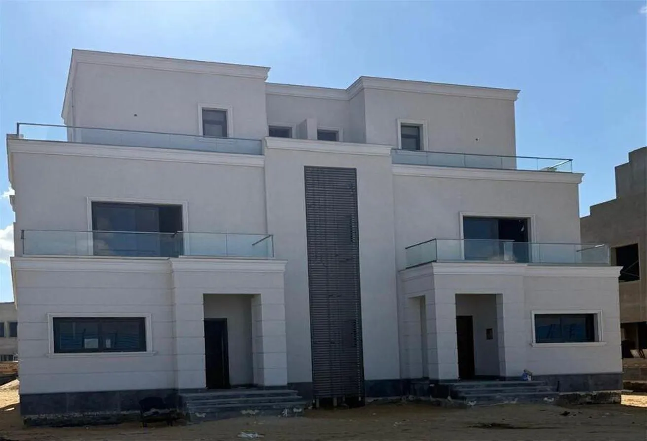 Sale in DeJoya Residence: Villa near The Estates SODIC, 9 years installment