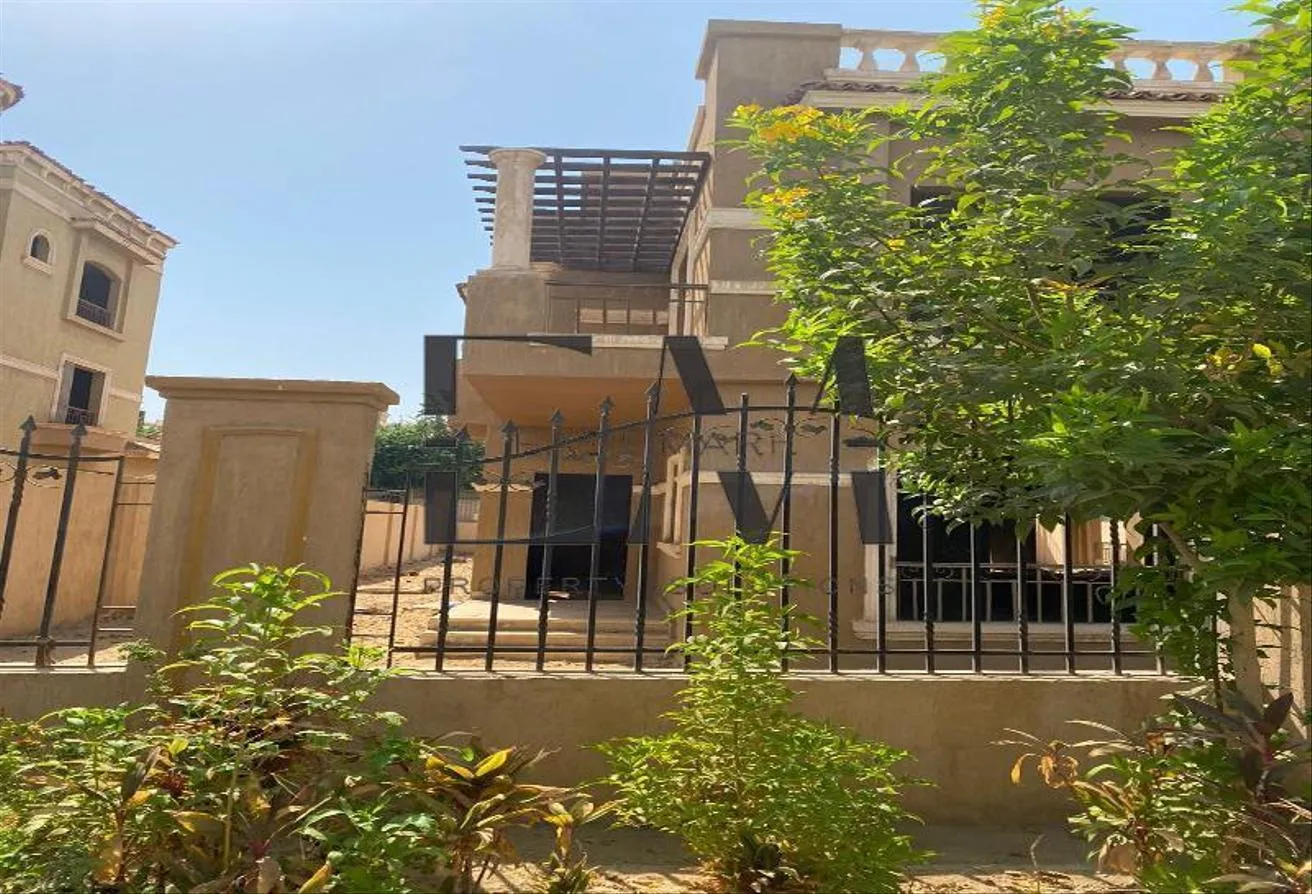 Sale in Étoile De Ville: Villa for Sale in Etoile Des Villes - New Cairo