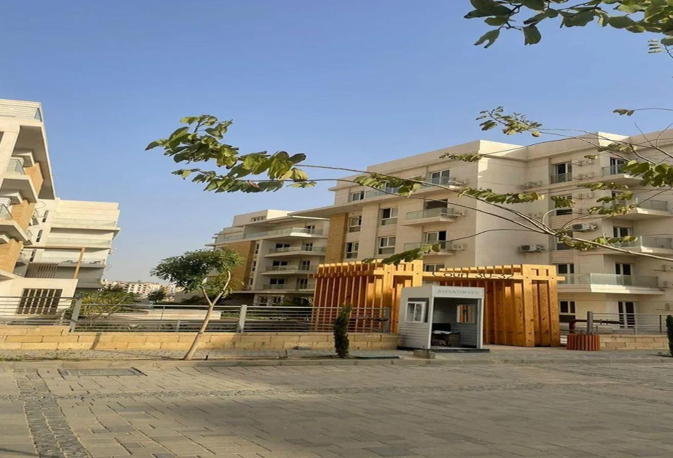 Sale in Mountain View iCity October: Own Your Luxury Duplex With Lake View Only 5% DP !