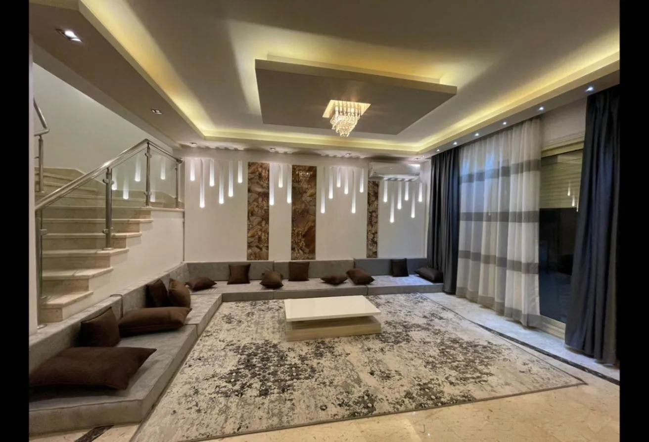 Rent in Six West: Villa in compoud bel air beverly hills sheikhzayed