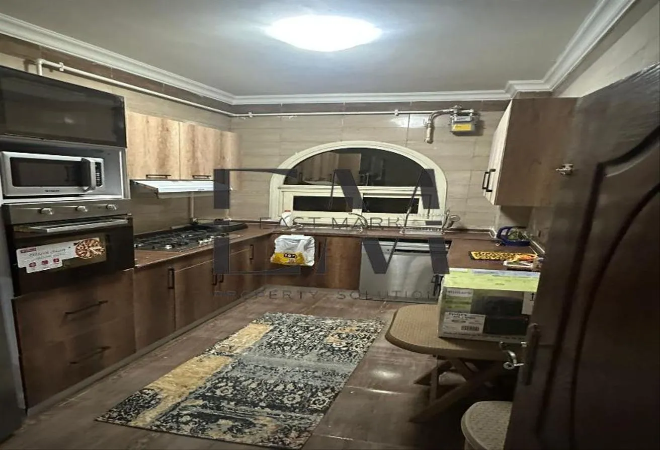 Rent in Service Road: شقة مفروشة للايجار في جنوب الاكاديميه ج  250 متر