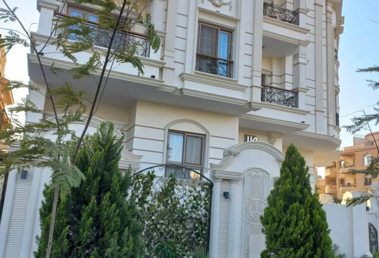 Sale in Al Narges 4: شقة للبيع 225 م النرجس فيلات التجمع الخامس 