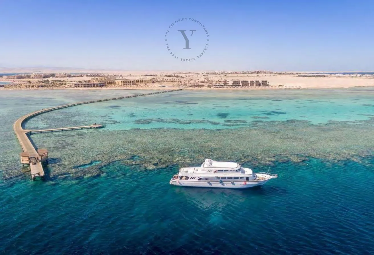 Sale in Abu Soma Resort: 2 Bedrooms Chalet sea view with down payment 800k