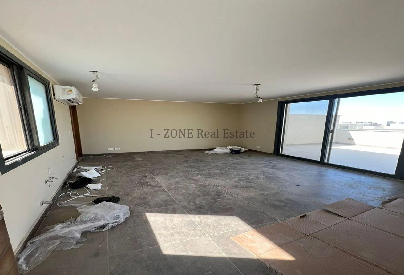 Rent in Villette: Semi-furnished Penthouse for rent in Sodic Villett