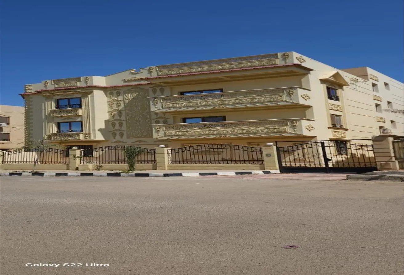 Sale in 5th Settlement Compounds: مبنى سكني مميز مساحة 600 متر في التجمع الخامس
