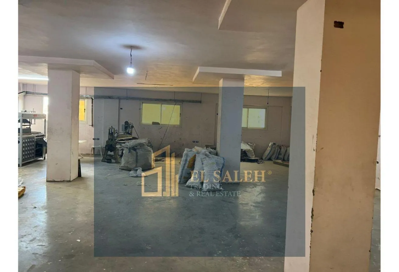 Rent in Al Asher Mn Ramadan Badr Road: مصنع للايجار نشاط ملابس وممكن يتغير اي نشاط