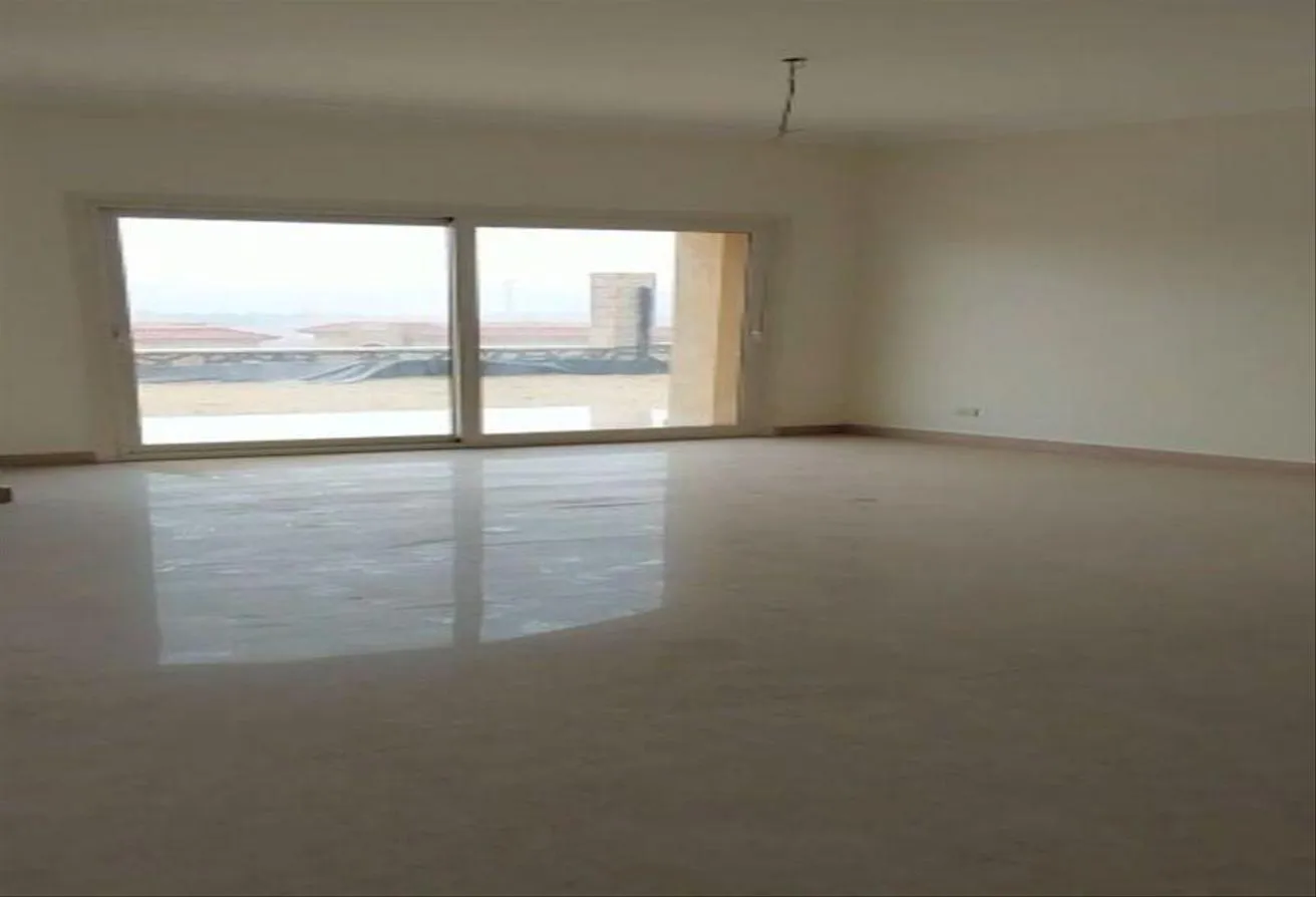 Sale in Stone Park: for sale villa 4 bedrooms in stone park new cairo