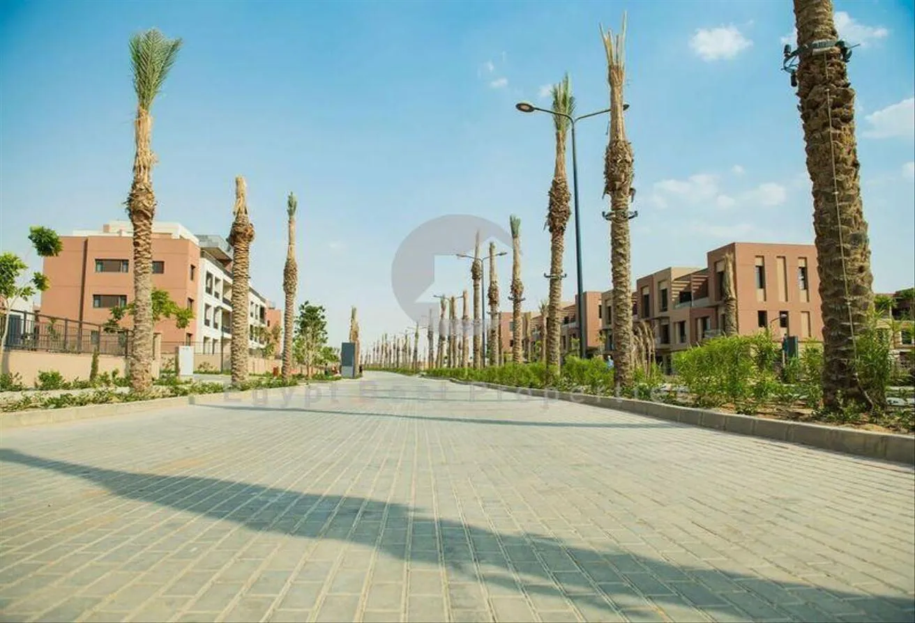 Rent in District 5 Residences: Building 15,000 sqm for rent, in New Cairo
