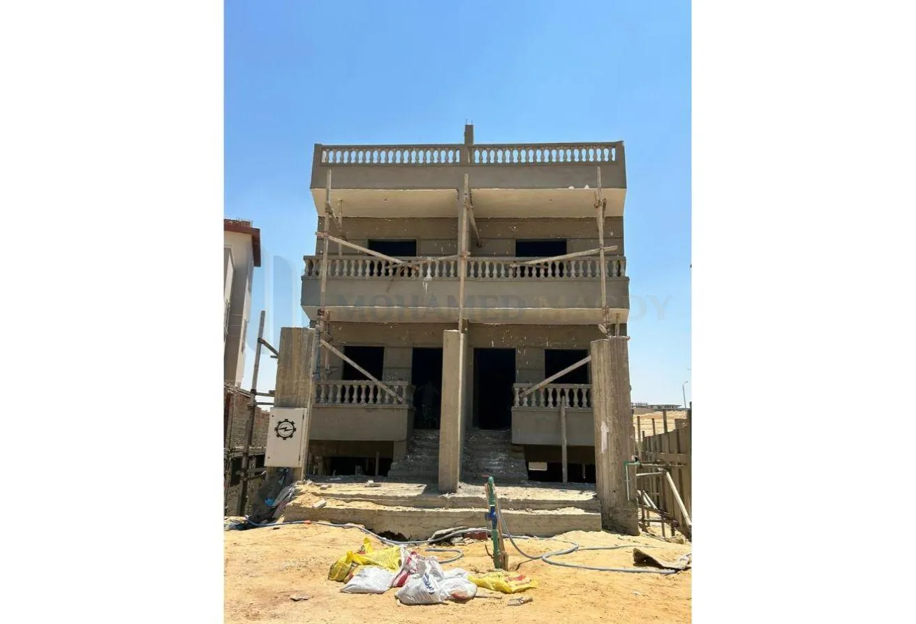 Sale in Lavida Al Bustan: توين هاوس مكونة من عدد 2 تاون هاوس كمبوند الشروق