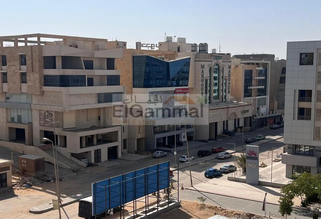 البيع في التجمع الخامس: فيلا 5% مقدم فقط فيو بانوراما  بسعر شقه بالتقسيط 