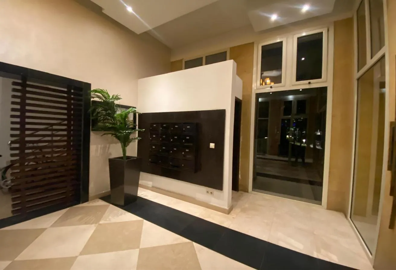 Rent in Alto: 2 Bedrooms Ground Flat For Rent in Uptown Cairo