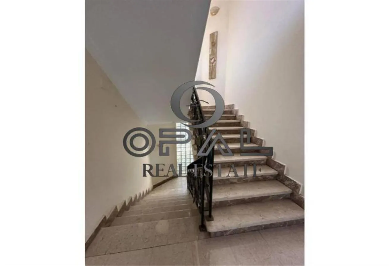 Sale in Beverly Hills: Clinic for sale in Beverly Hills Sheikh Zayed