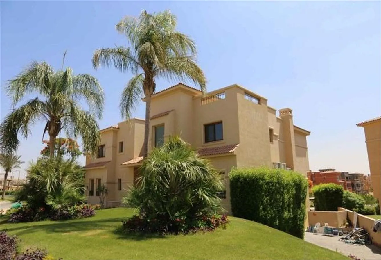 Sale in Katameya Gardens: VILLA 6BEDS - New LAUNCH MARAKEZ - CRESCENT WALK -