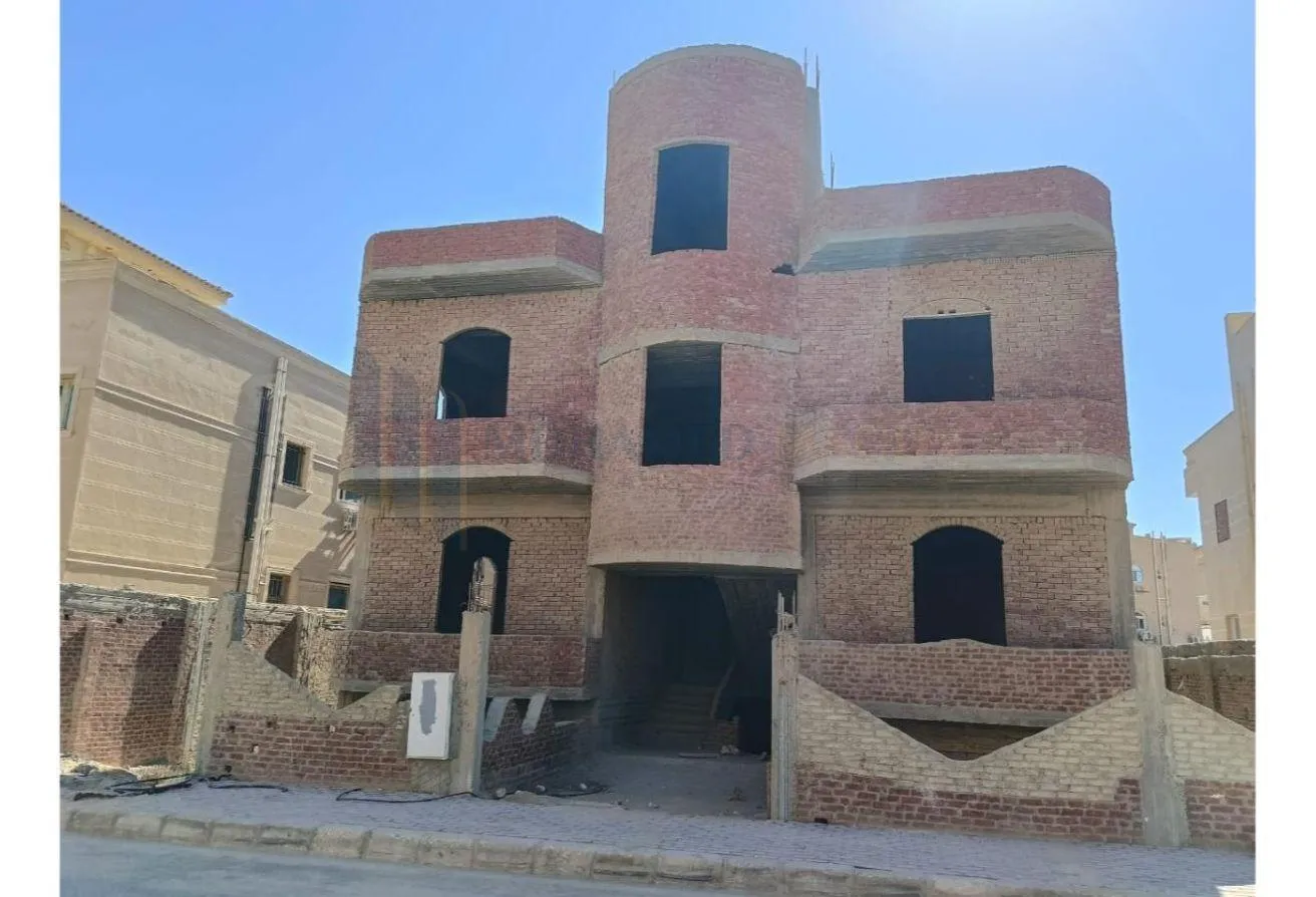 Sale in Palm Villa: فيلا للبيع في كمبوند بالم فيلا المخابرات 780متر