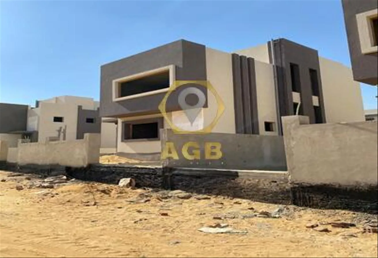 Sale in Zayed Greens 2: Luxury villa with 50% discount in front of Beverly
