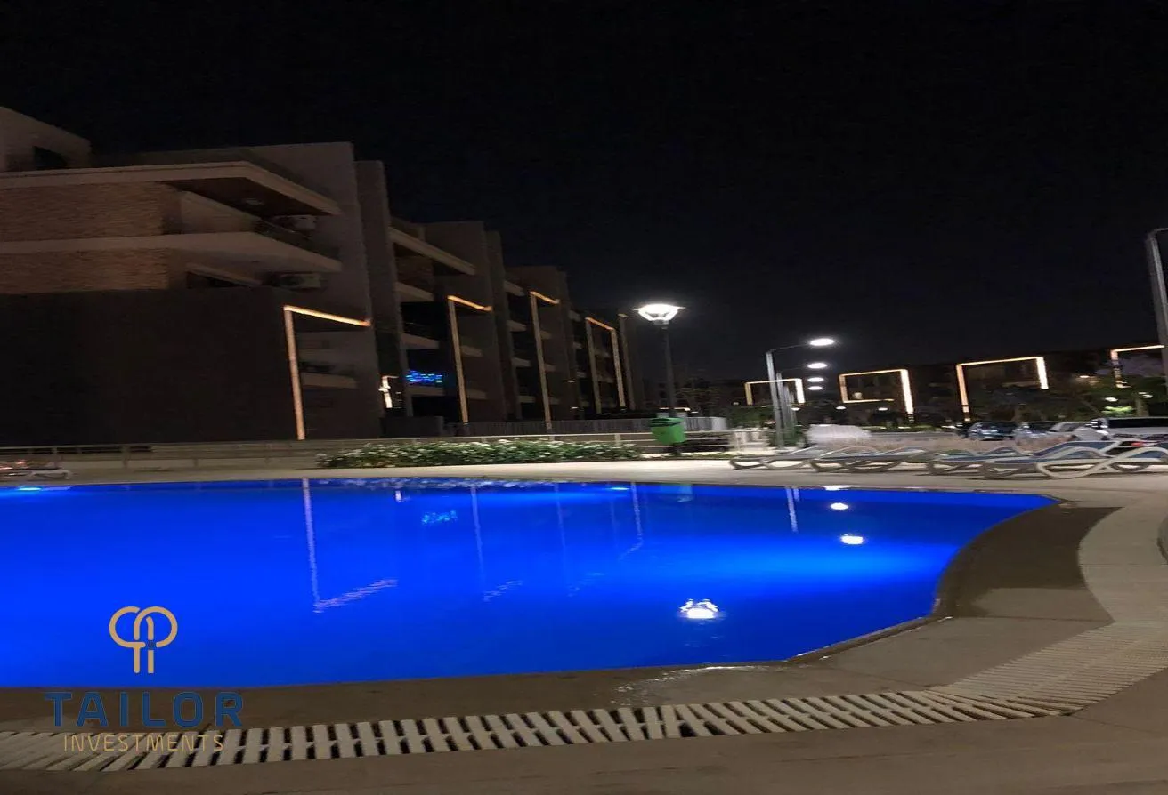 Sale in Midtown Sky: شقة أرضي ٢٢٥م  مميزة بحديقتين امامية وخلفية  ١٠٣ م