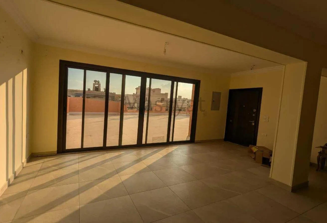 Sale in El Banafseg Apartment Buildings: بنتهاوس في البنفسج عمارات بجوار مول الواتر ,واي