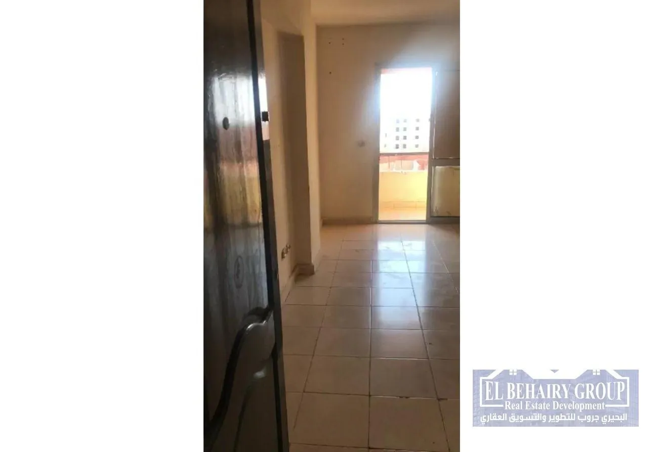 Sale in Loaloat Al Shorouk: فيلا لقطة سوبر لوكس للبيع في ارقى كمبوند في الشروق