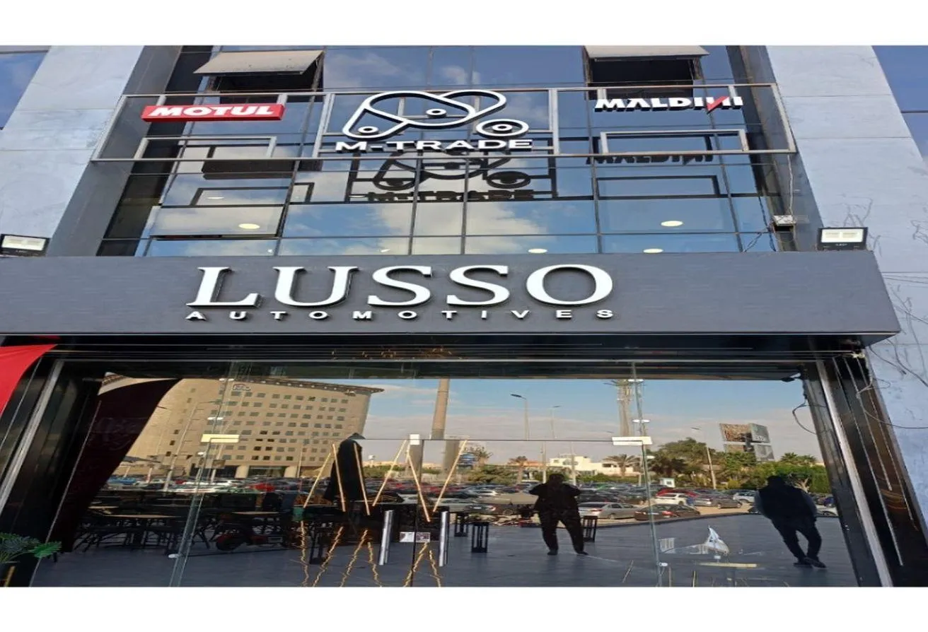 Rent in The 5th Settlement: Car showroom in a prime location