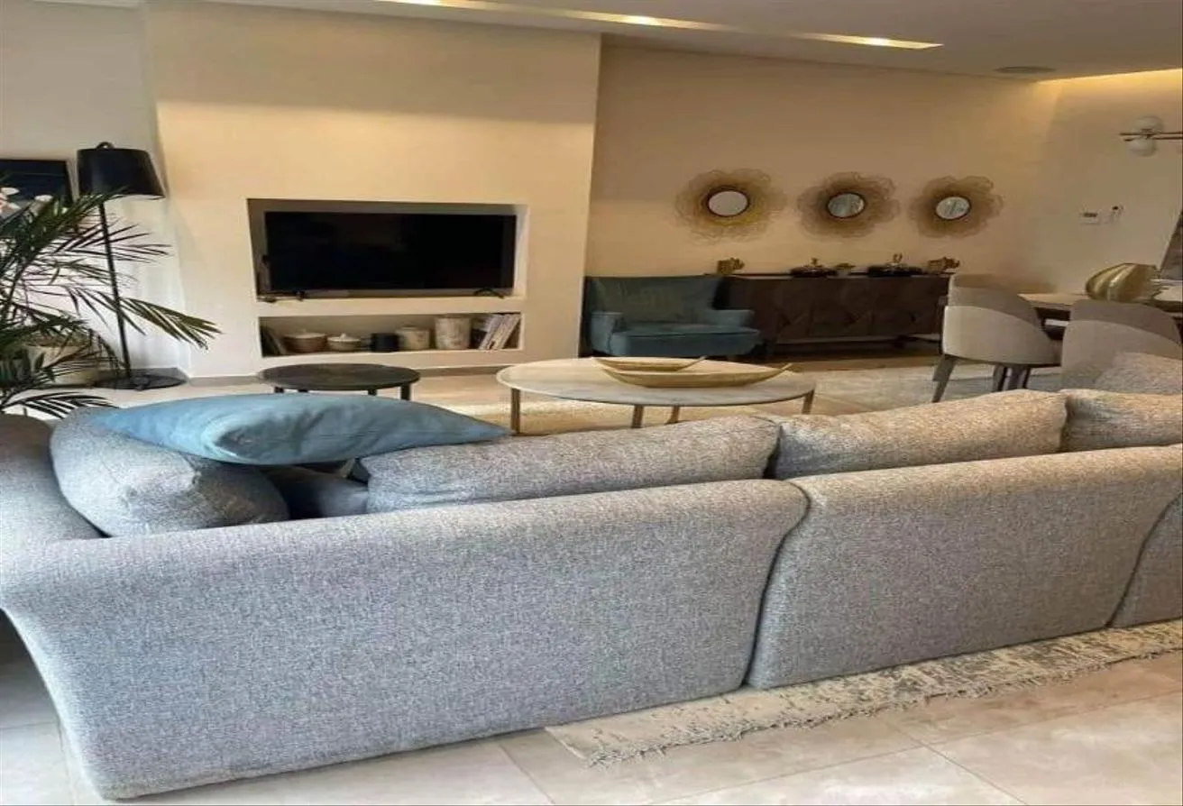 البيع في التجمع الخامس: فيلا Smart home بالم هيلز القاهره الجديده 