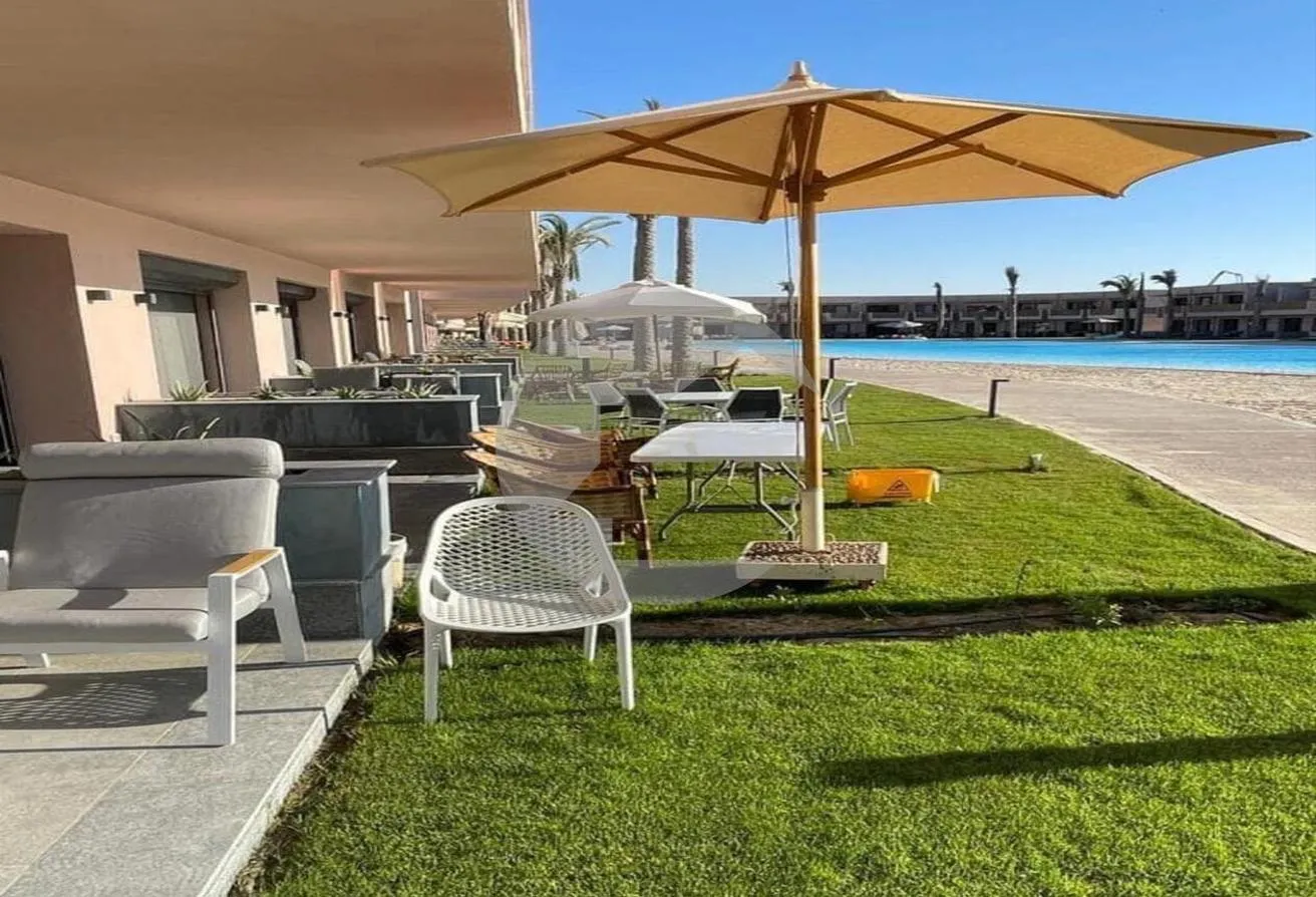 Sale in Mountain View: Spacious Stand-Alone Villa with  Lagoon Views