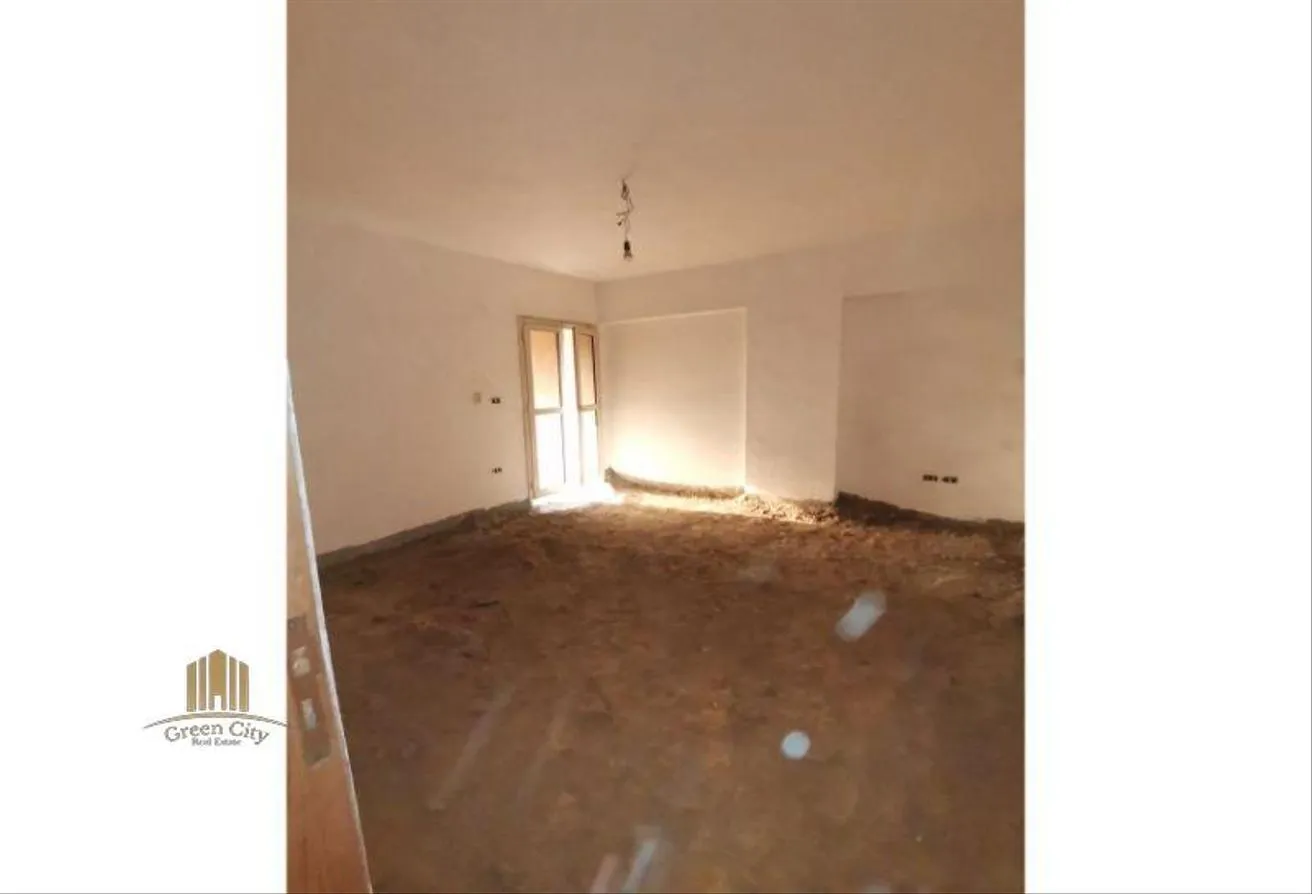 Sale in Touristic Zone 4: شقتك 100م ف قلب السياحيه الرابعه امام مول العرب