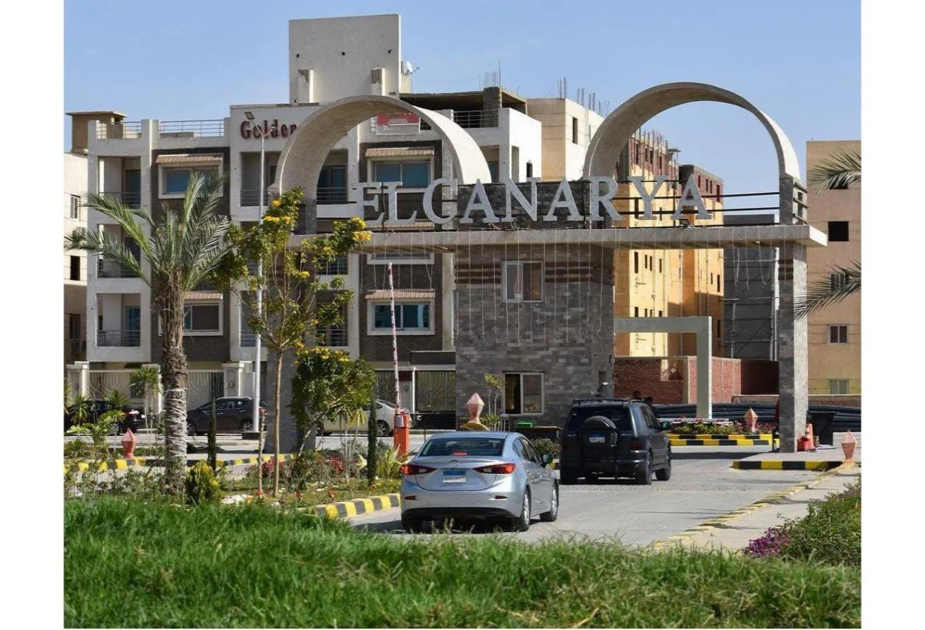 Sale in Kanaria: شقه 4 غرف نص تشطيب للبيع في الكناريا الشيخ زايد