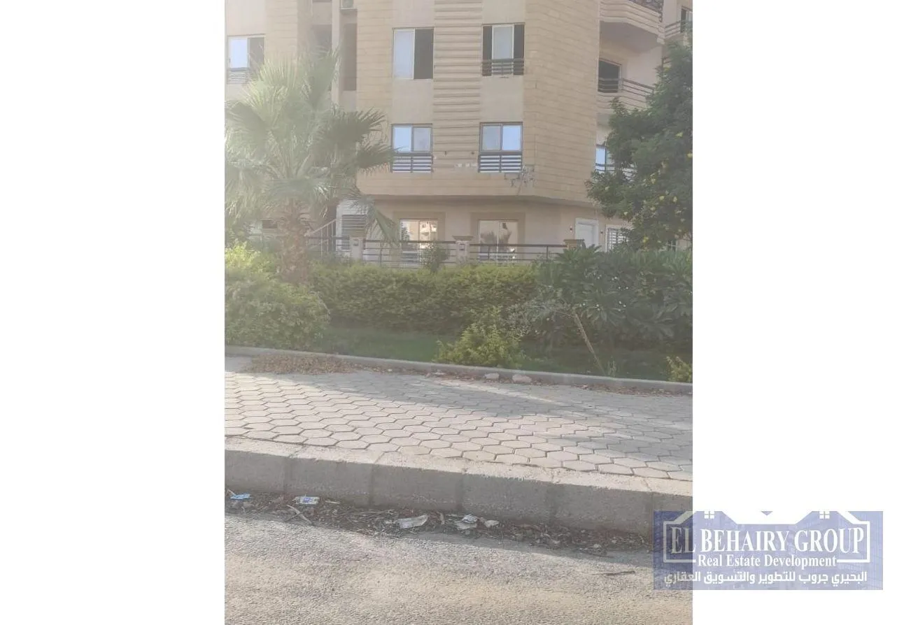 Rent in Loaloat Al Shorouk: شقة للايجار في الشروق الحي الرابع مجاورة اول فيلات