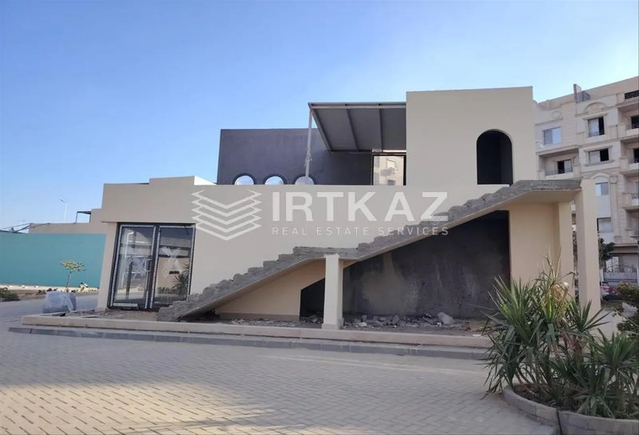 Sale in One Piece: Villa 383 m2 for Sale in One Piece Compound