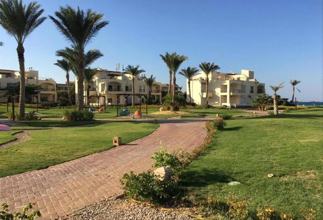 Sale in Laguna Bay: Furnished Villa for sale First Row on Sea