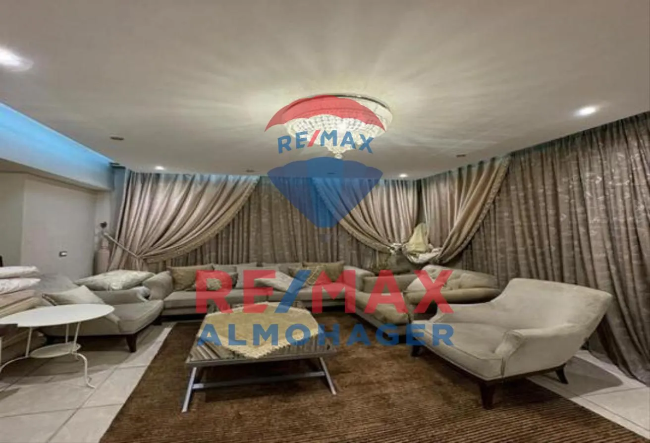 Sale in Greens: Special Twin House With Furniture In Greens
