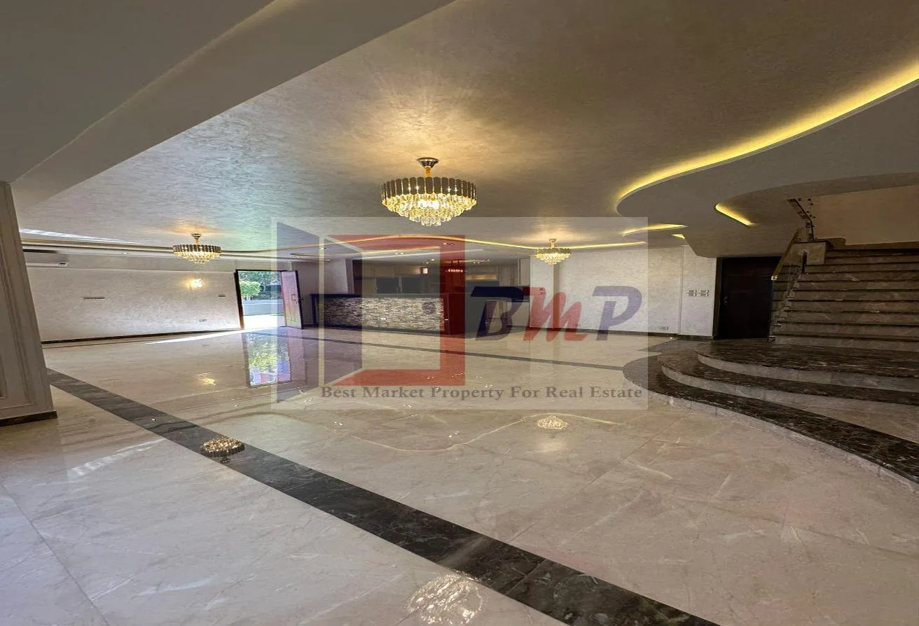 Sale in Amorada: كمبوند امورادا دوبلكس للبيع ارضي بجاردن الترامودرن