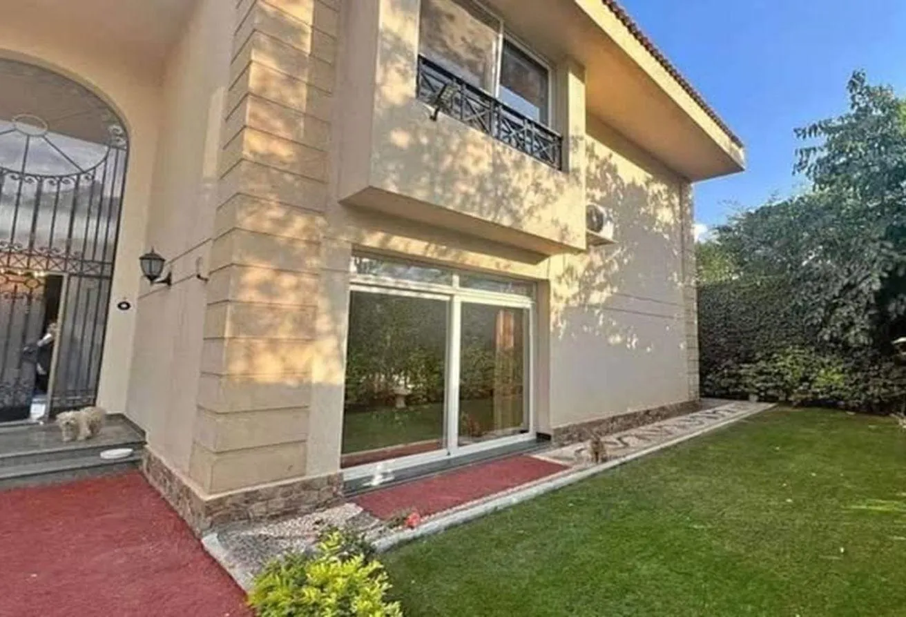 Sale in El Patio Vera: Villa for sale Patio Vera compound next to Beverly