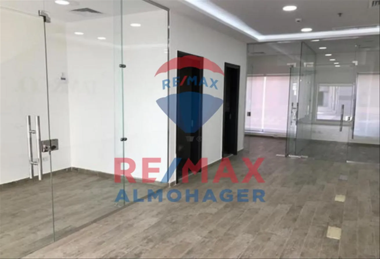 Rent in The Courtyard: Ground Office Fully Finished in Sheikh Zayed